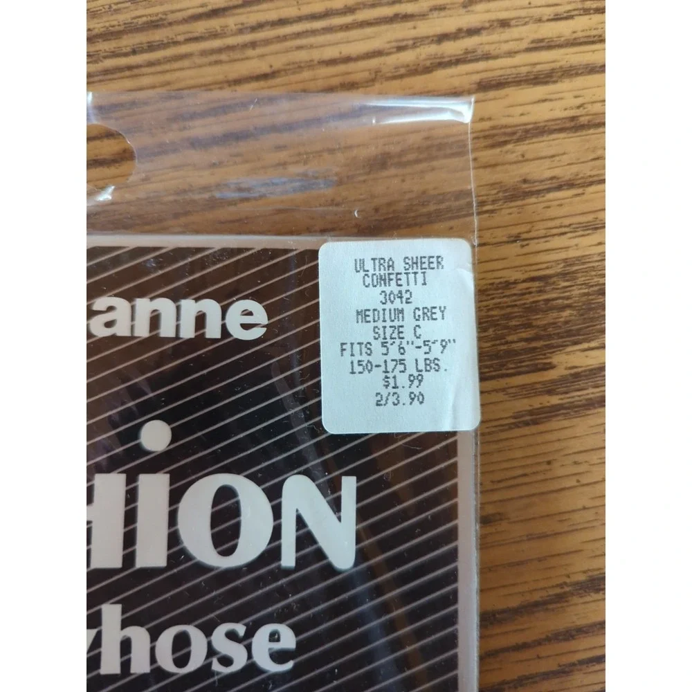 New Vintage Marianne Fashion Pantyhose Size C‎ Medium Gray Ultra Sheer Confetti